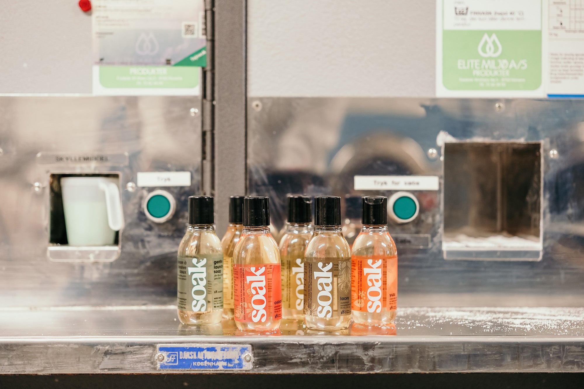 Soak Wash håndvaskemidler til vintage tekstiler i retro vaskeri